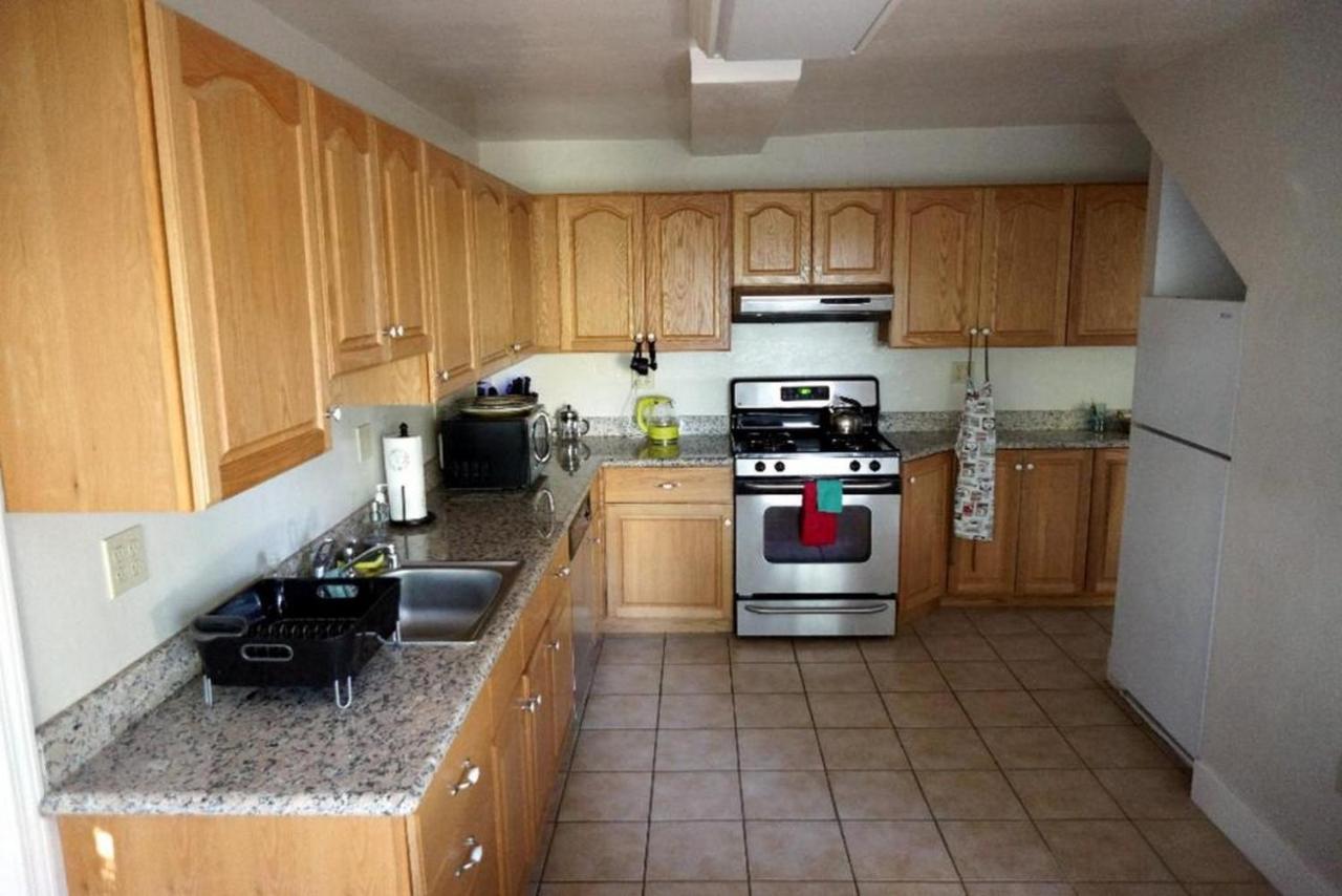 Large 1 Bedroom Apartment, Home Theater, Fireplace بيركيلي المظهر الخارجي الصورة