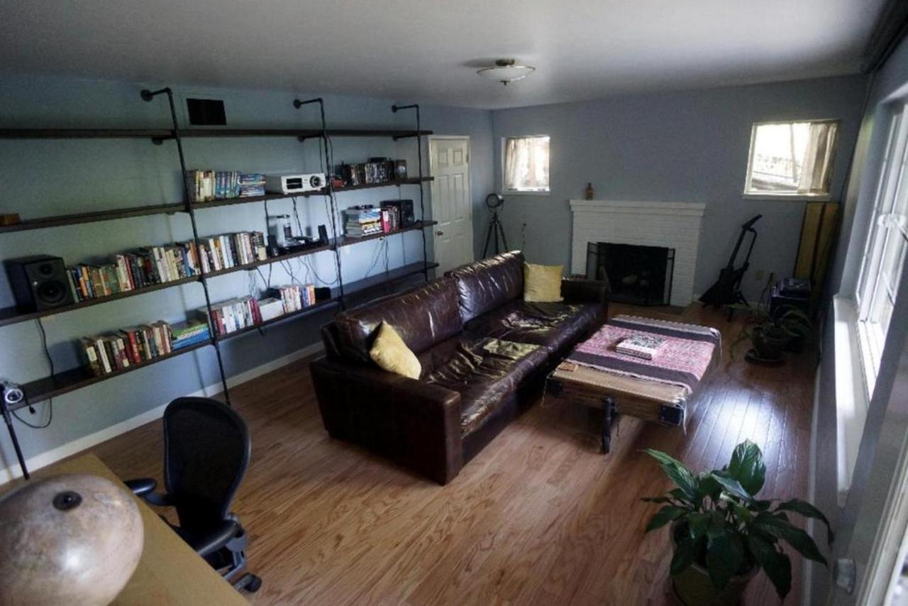 Large 1 Bedroom Apartment, Home Theater, Fireplace بيركيلي المظهر الخارجي الصورة